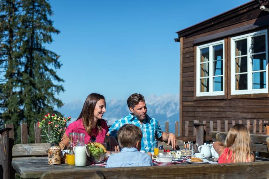 Familienvielfalt_Kulinarischer Genuss beim Alpengasthof Loas am Pillberg.jpg